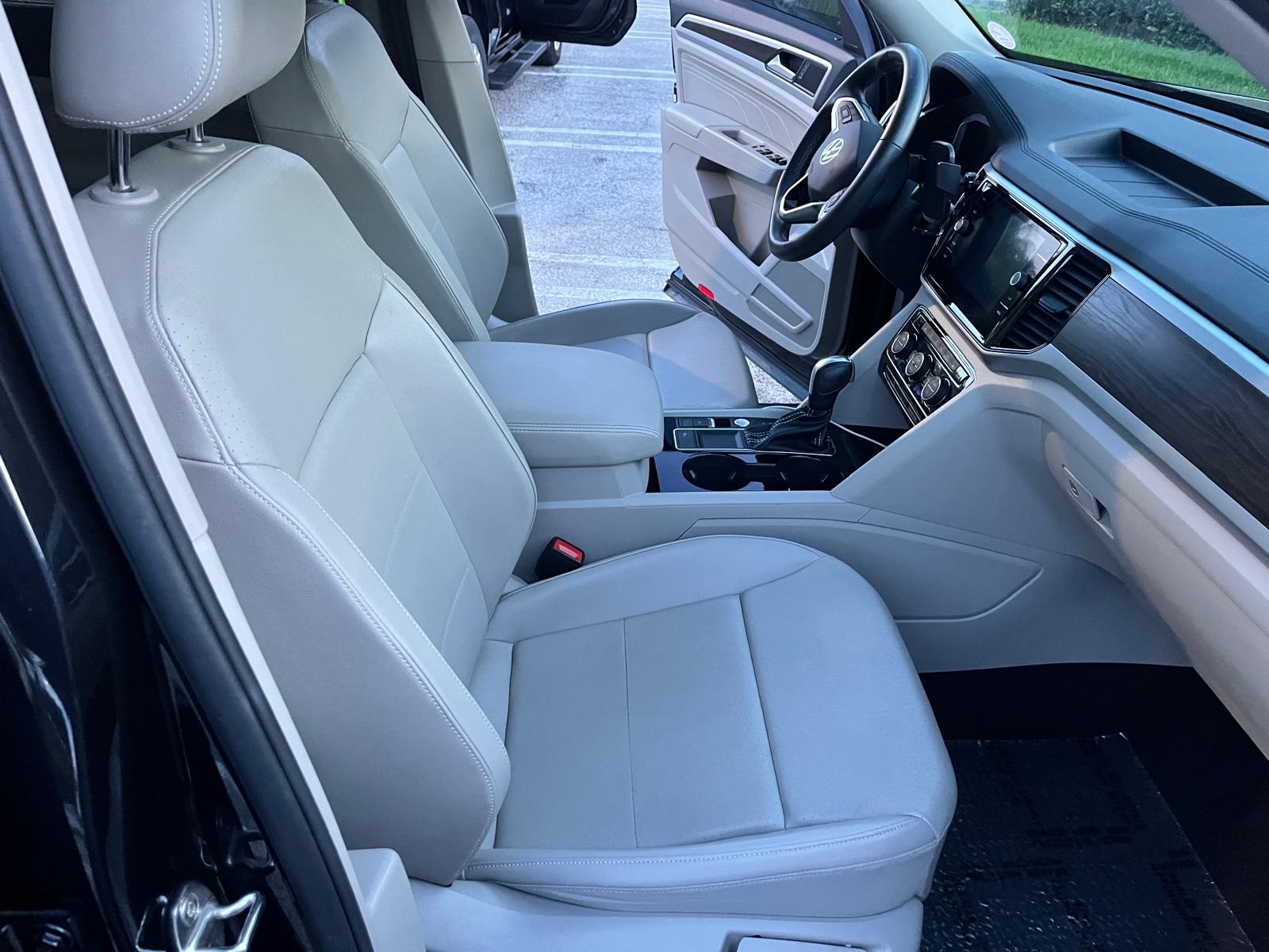 Used 2022 Volkswagen Atlas SE w/ Panoramic Sunroof Package FWD image 23