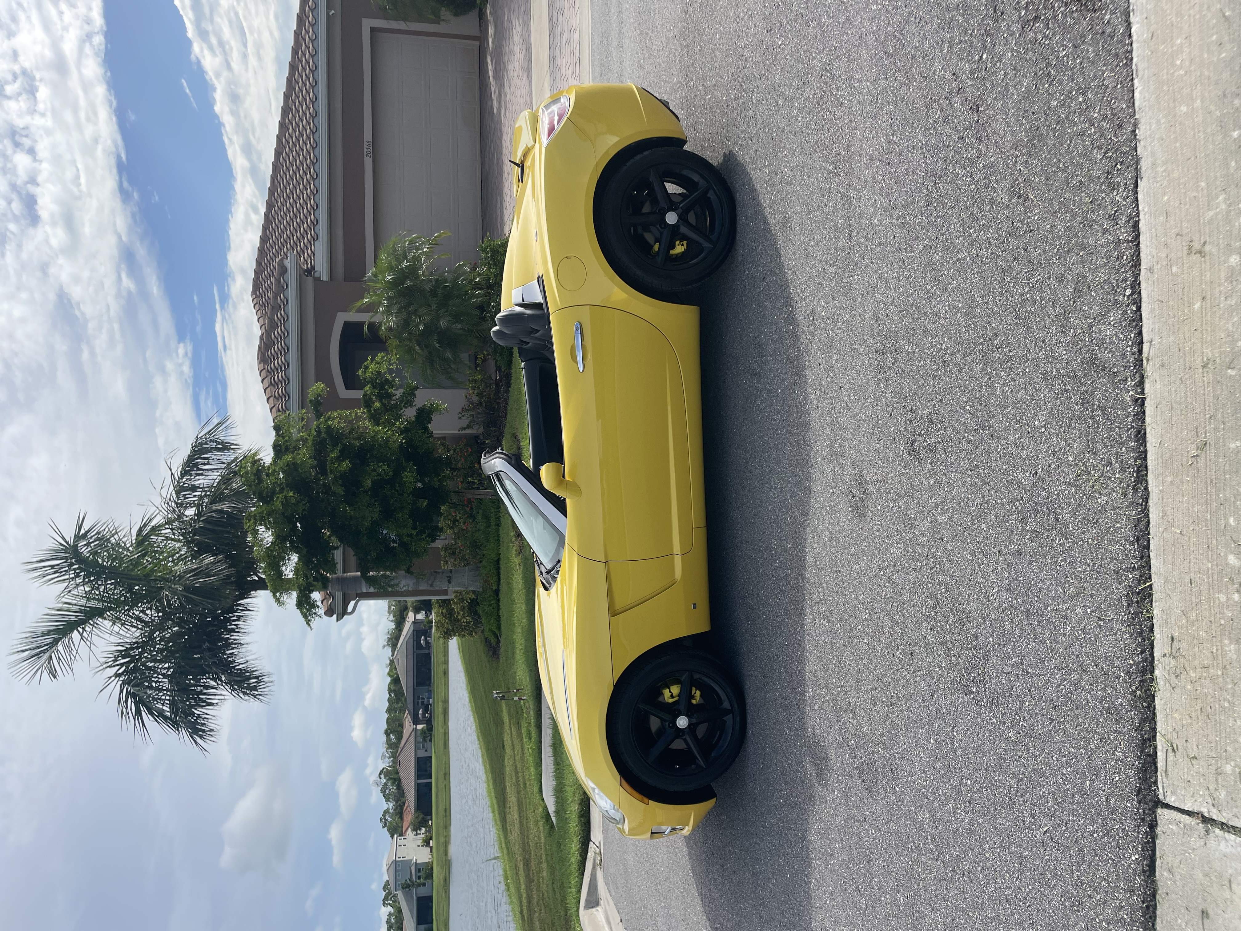 Used 2008 Saturn Sky w/ Premium Trim Package RWD image 4