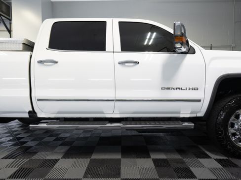 Used 2018 GMC Sierra 2500 Denali w/ Duramax Plus Package image 11