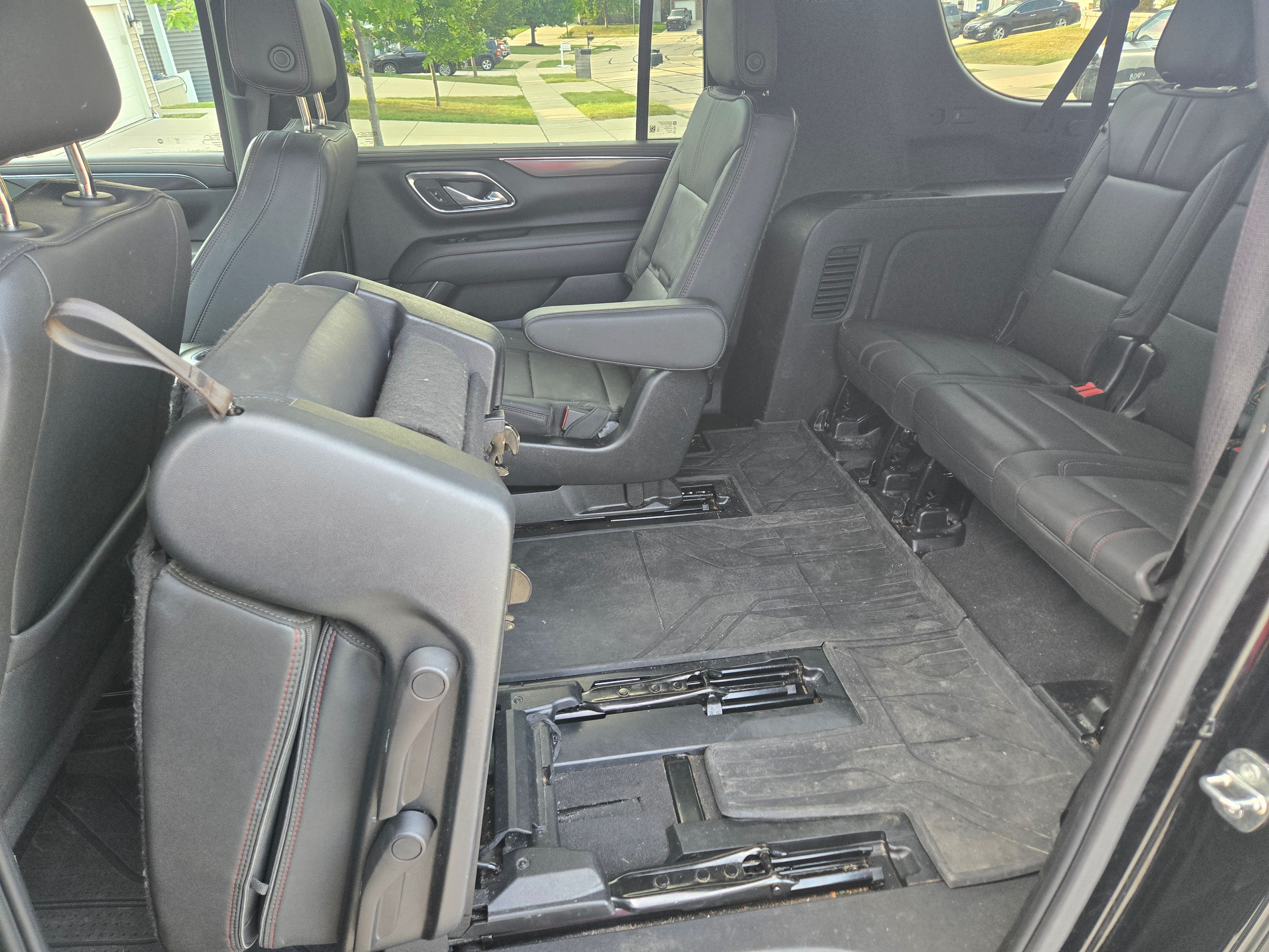 Used 2023 Chevrolet Suburban RST w/ Luxury Package AWD/4WD image 26