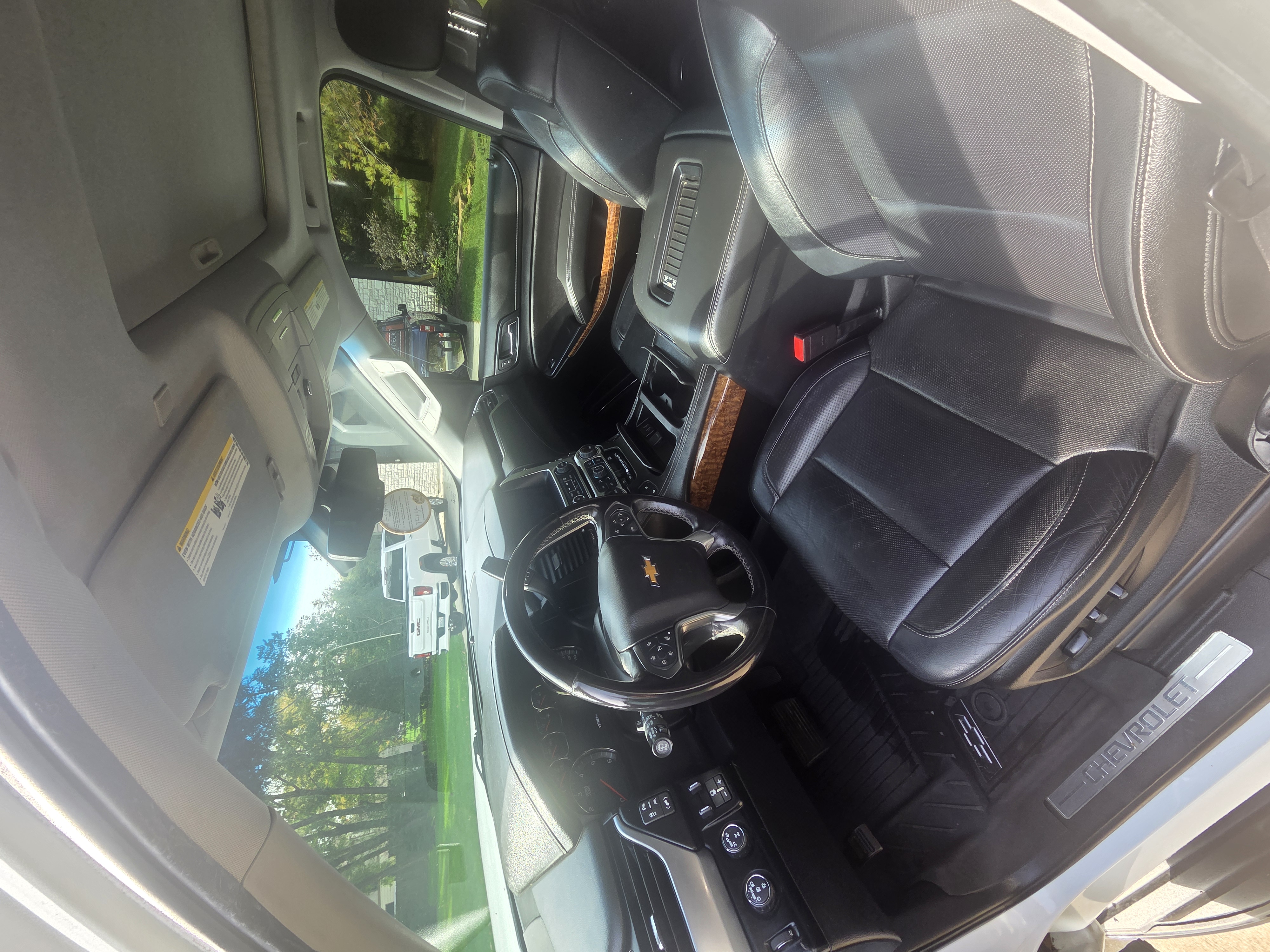 Used 2020 Chevrolet Suburban Premier AWD/4WD image 10