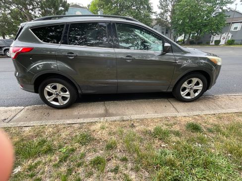 Used 2015 Ford Escape SE w/ Equipment Group 201A FWD image 5