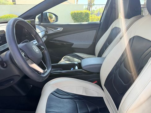 Used 2024 Volkswagen ID.4 Pro RWD image 10