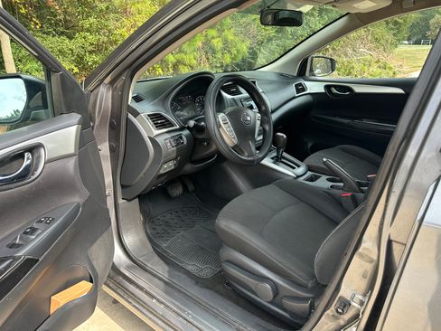 Used 2016 Nissan Sentra S image 6