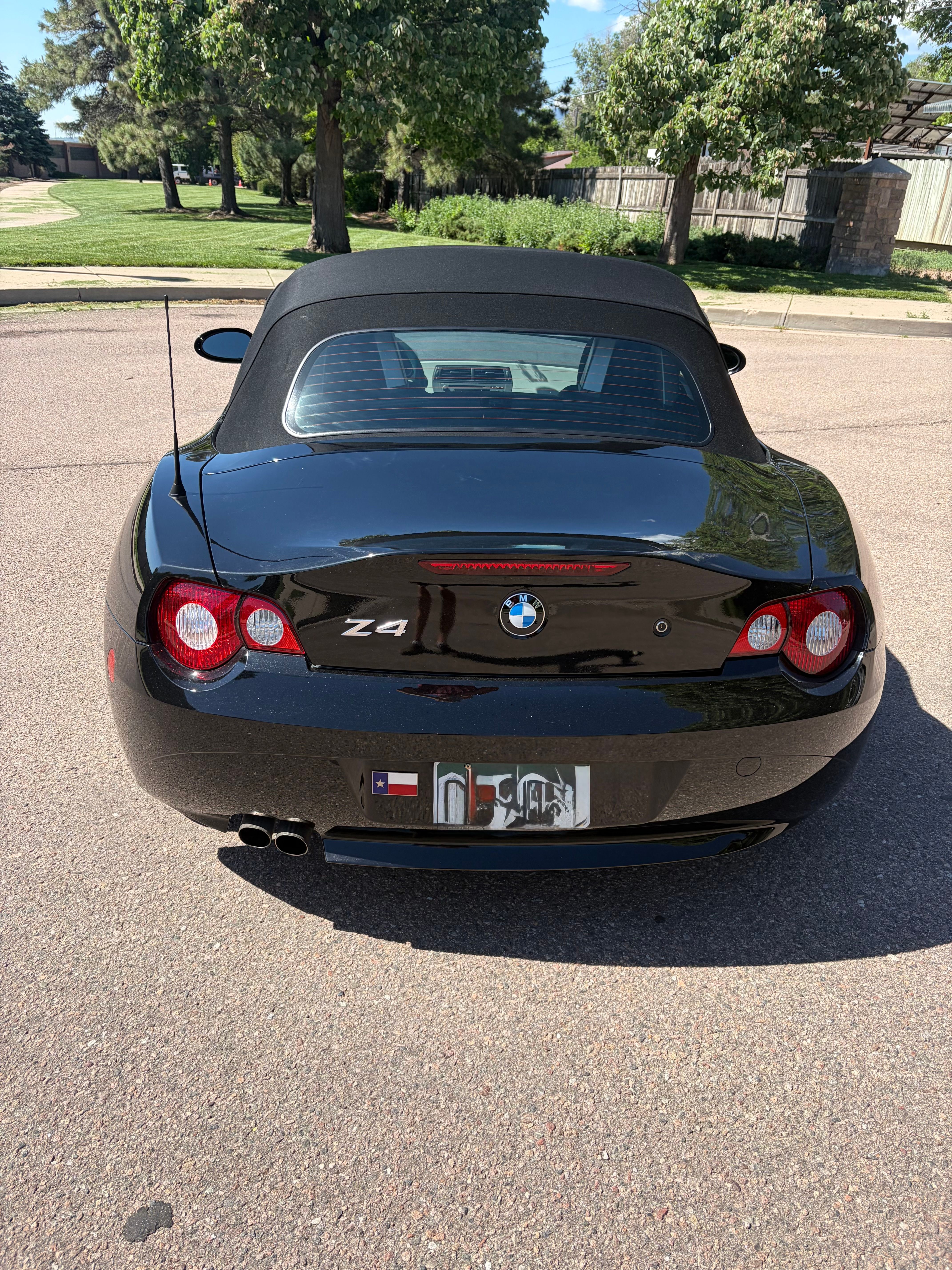 Used 2005 BMW Z4 3.0i RWD image 1