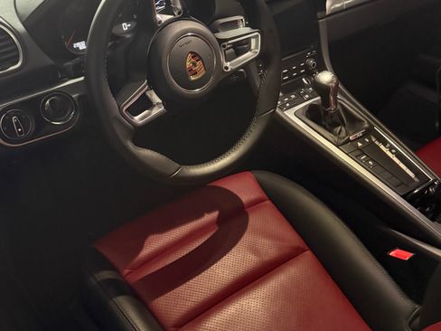 Used 2018 Porsche 718 Cayman image 6