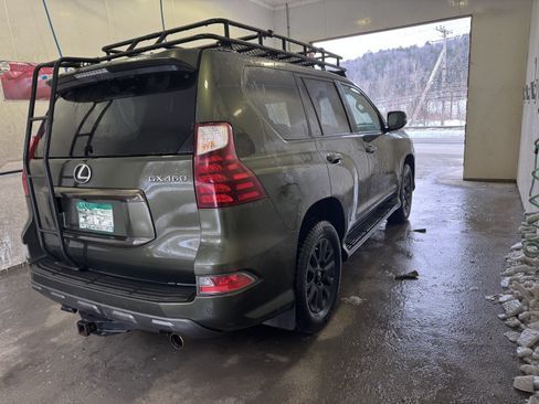 Used 2022 Lexus GX 460 w/ Black Line Special Edition image 6