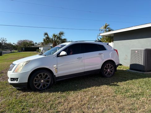 Used 2015 Cadillac SRX Performance w/ Driver Awareness Package image 2