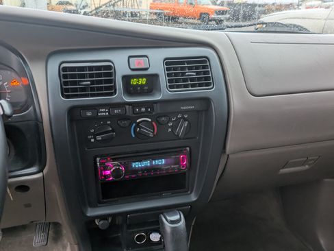 Used 2002 Toyota 4Runner SR5 image 14