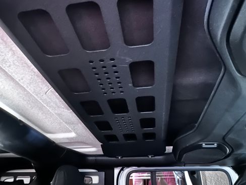 Used 2018 Jeep Wrangler Unlimited Sahara AWD/4WD image 18