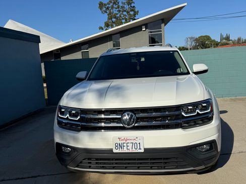 Used 2018 Volkswagen Atlas SE image 2