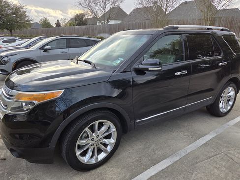 Used 2014 Ford Explorer XLT w/ Equipment Group 202A image 6