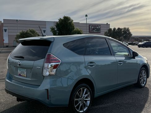 Used 2015 Toyota Prius V Five image 8