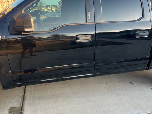 Used 2017 Ford F150 XLT image 4