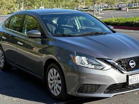 Used 2017 Nissan Sentra SV image 4