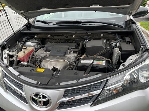 Used 2013 Toyota RAV4 LE AWD/4WD image 12