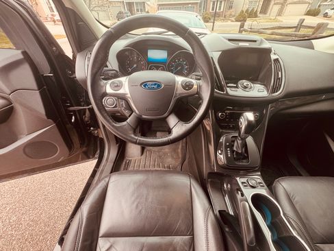 Used 2016 Ford Escape Titanium image 10