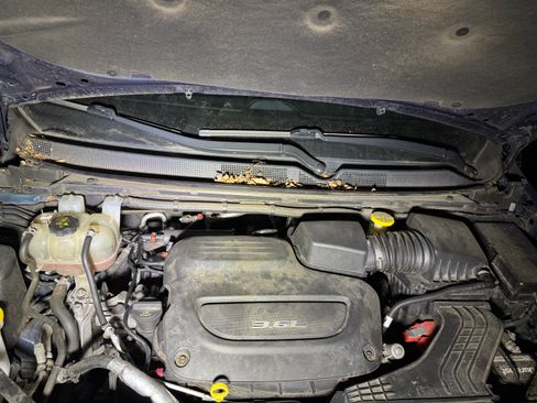 Used 2018 Chrysler Pacifica Touring-L w/ Tire & Wheel Group image 14