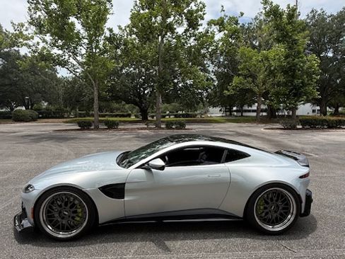 Used 2019 Aston Martin V8 Vantage Coupe RWD image 10
