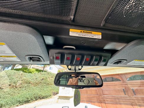 Used 2017 Jeep Wrangler Unlimited Sahara w/ Connectivity Group image 18