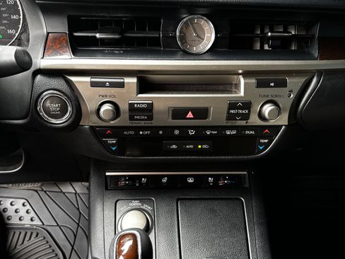 Used 2013 Lexus ES 350 w/ Luxury Pkg FWD image 13