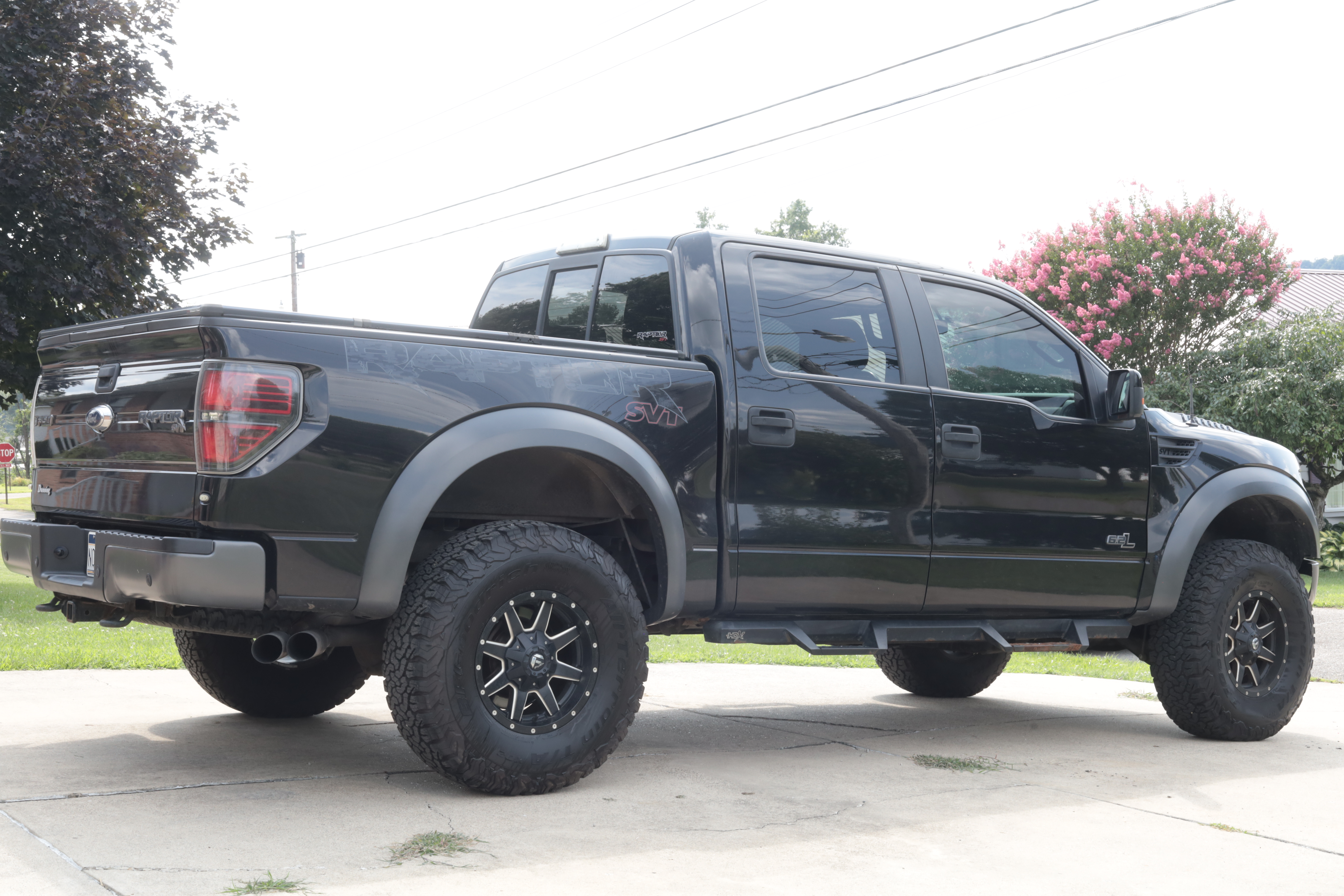Used 2014 Ford F150 Raptor w/ Equipment Group 801A Luxury AWD/4WD image 2
