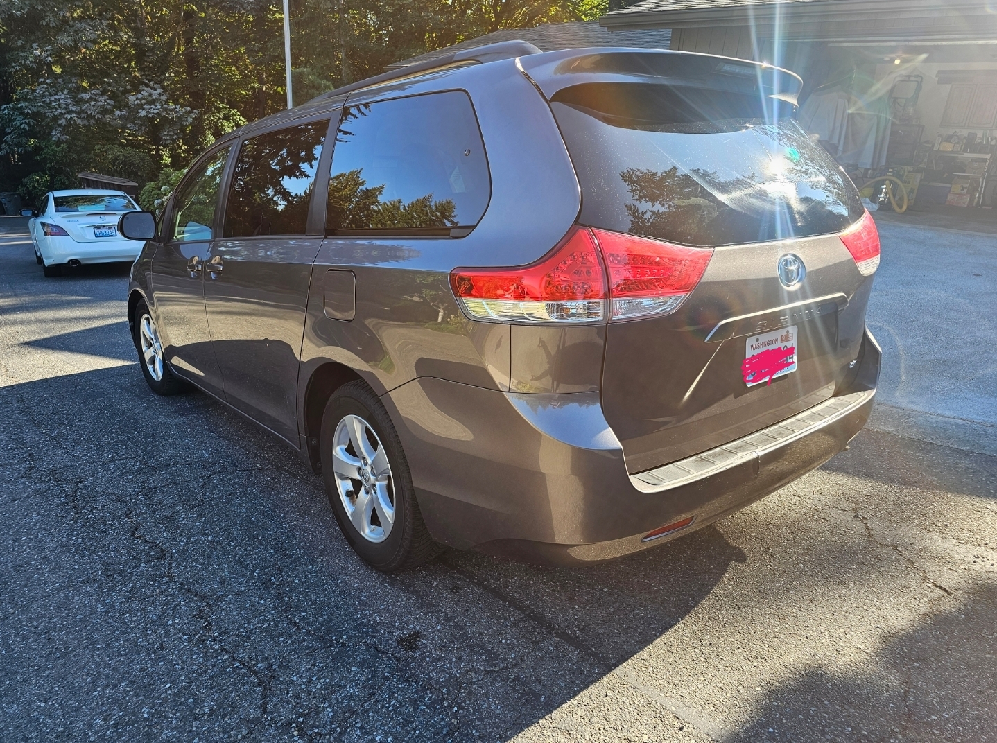 Used 2014 Toyota Sienna LE FWD image 5