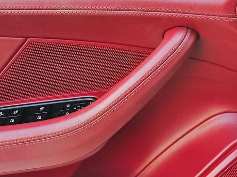 Used 2018 Porsche Panamera image 11