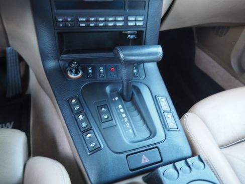 Used 1995 BMW 325i Convertible RWD image 17