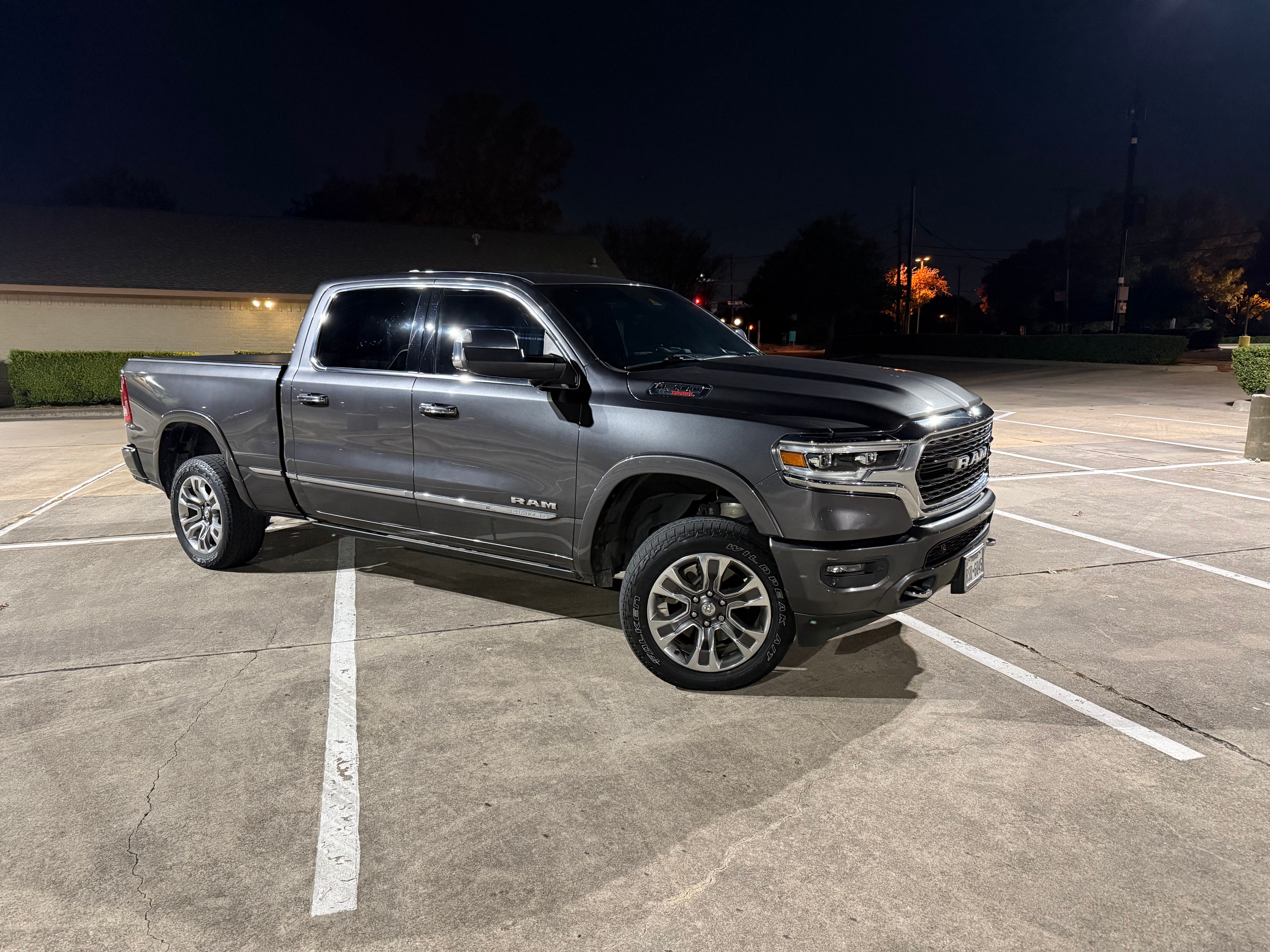 Used 2022 RAM 1500 Limited AWD/4WD image 1