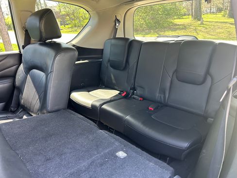 Used 2016 INFINITI QX80 4WD w/ Deluxe Technology Package image 16