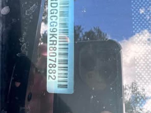 Used 2019 Dodge Grand Caravan SXT image 9