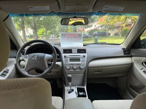 Used 2010 Toyota Camry LE FWD image 1