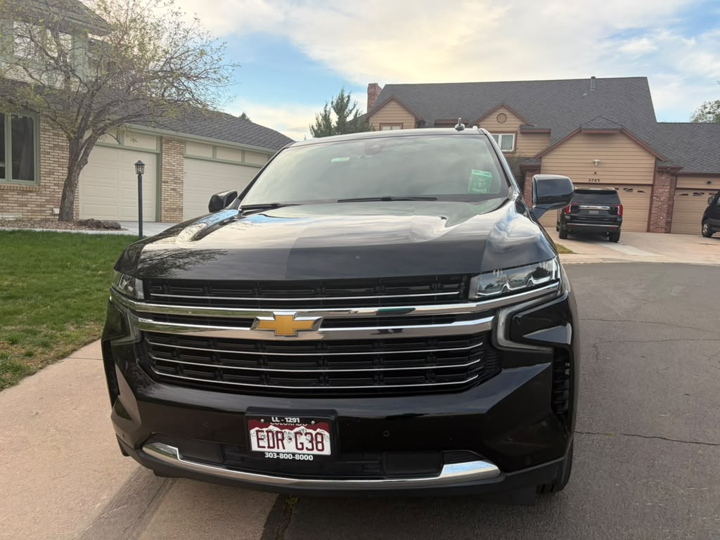 Used 2022 Chevrolet Suburban LT RWD image 12