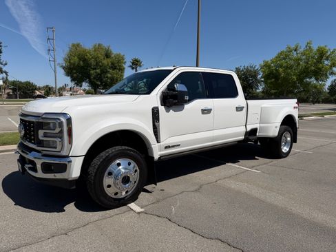 Used 2024 Ford F450 Lariat w/ Lariat Ultimate Package AWD/4WD image 1
