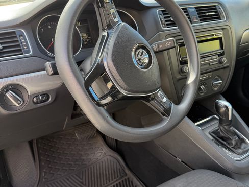 Used 2015 Volkswagen Jetta SE image 10