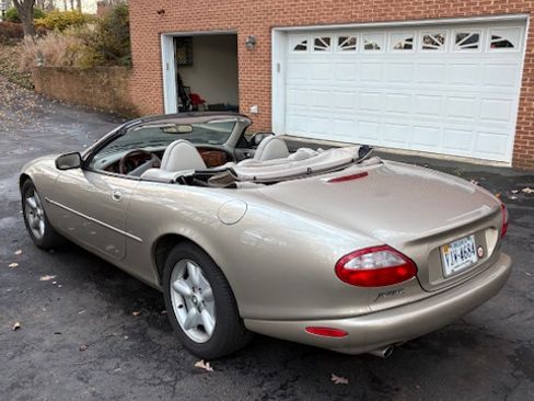Used 1998 Jaguar XK8 Convertible image 15