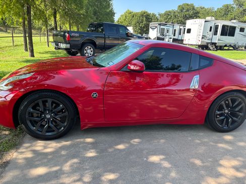 Used 2016 Nissan 370Z Coupe RWD image 5