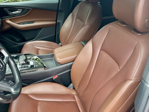 Used 2018 Audi Q7 3.0T Prestige w/ Prestige Package image 9