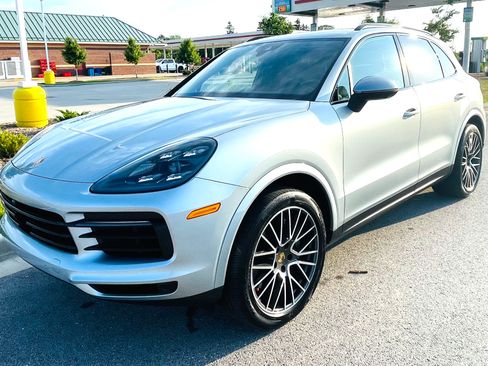 Used 2021 Porsche Cayenne S AWD/4WD image 10