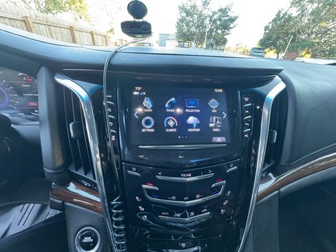 Used 2017 Cadillac Escalade ESV Luxury image 9