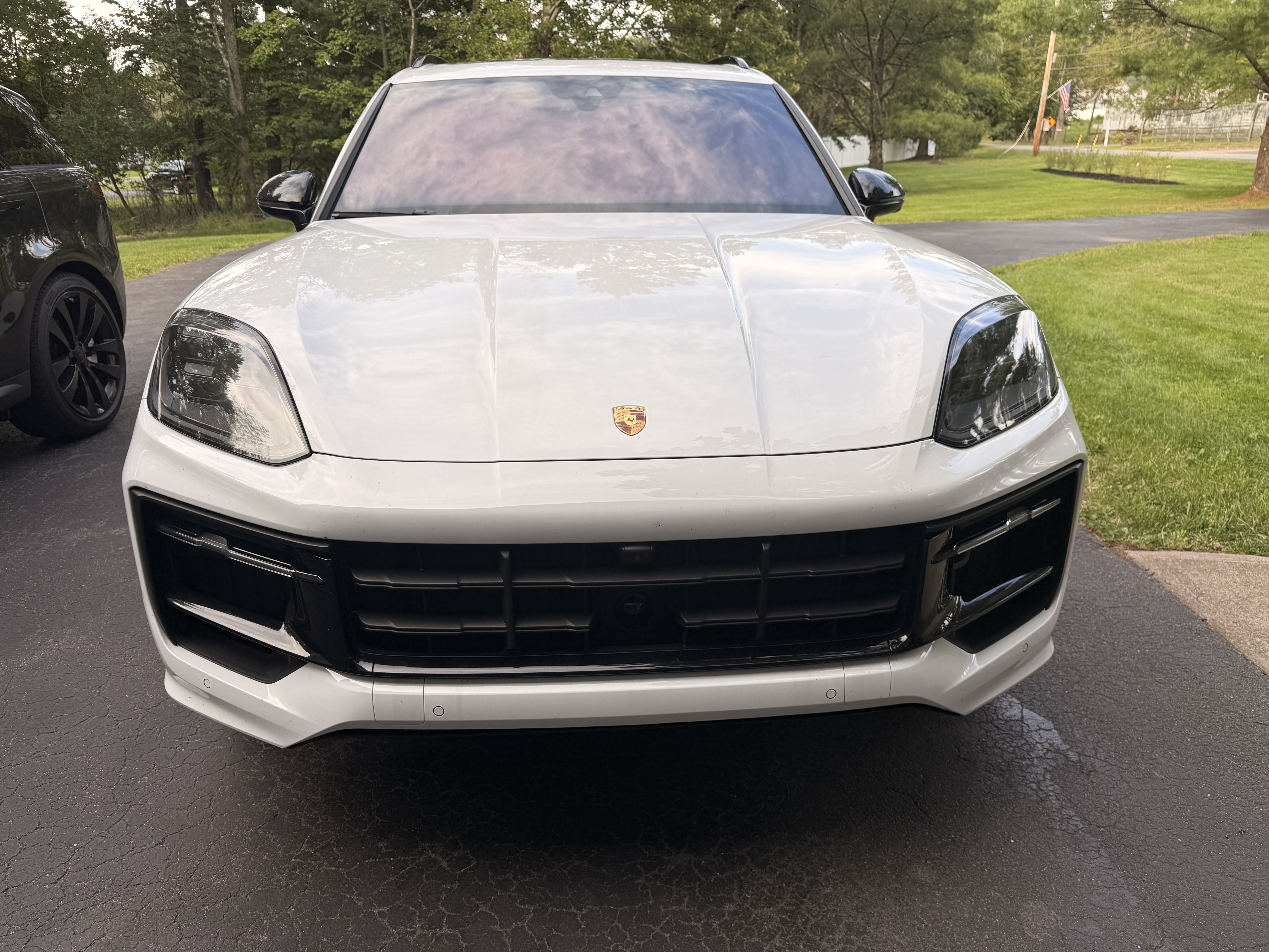 Used 2025 Porsche Cayenne GTS AWD/4WD image 2