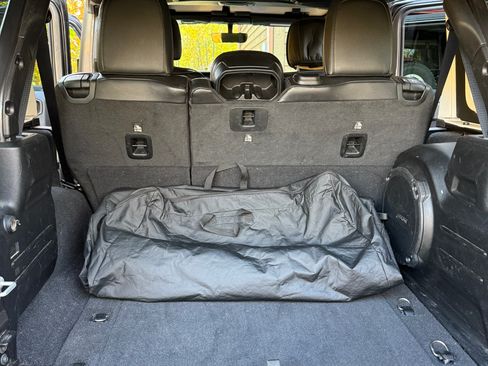 Used 2021 Jeep Wrangler Unlimited Sahara image 2