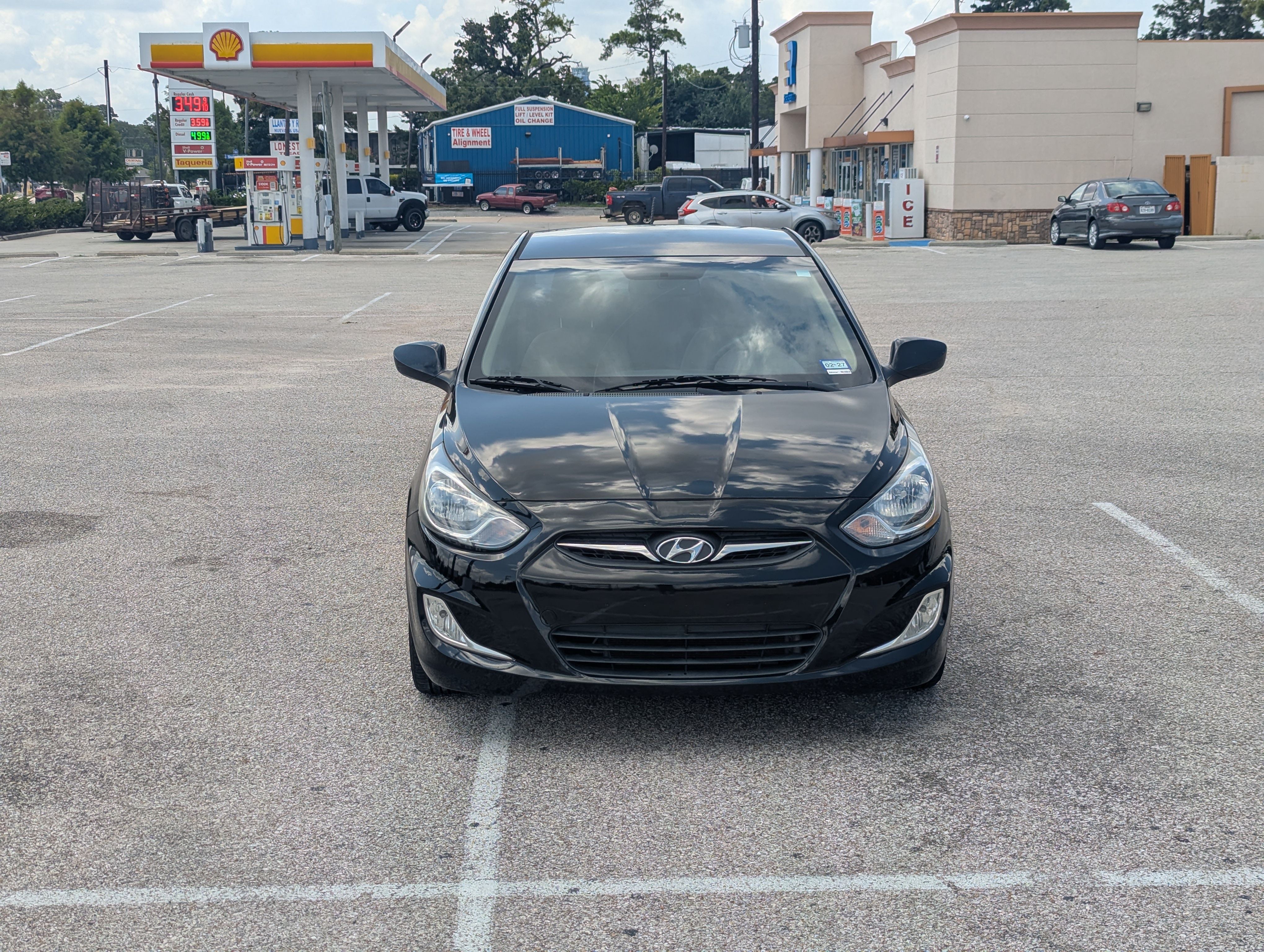 Used 2013 Hyundai Accent GLS w/ Premium Pkg FWD image 6