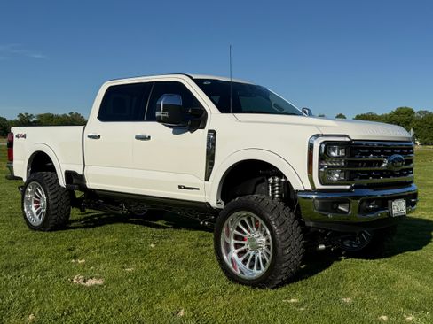 Used 2024 Ford F250 Lariat w/ Lariat Ultimate Package AWD/4WD image 1