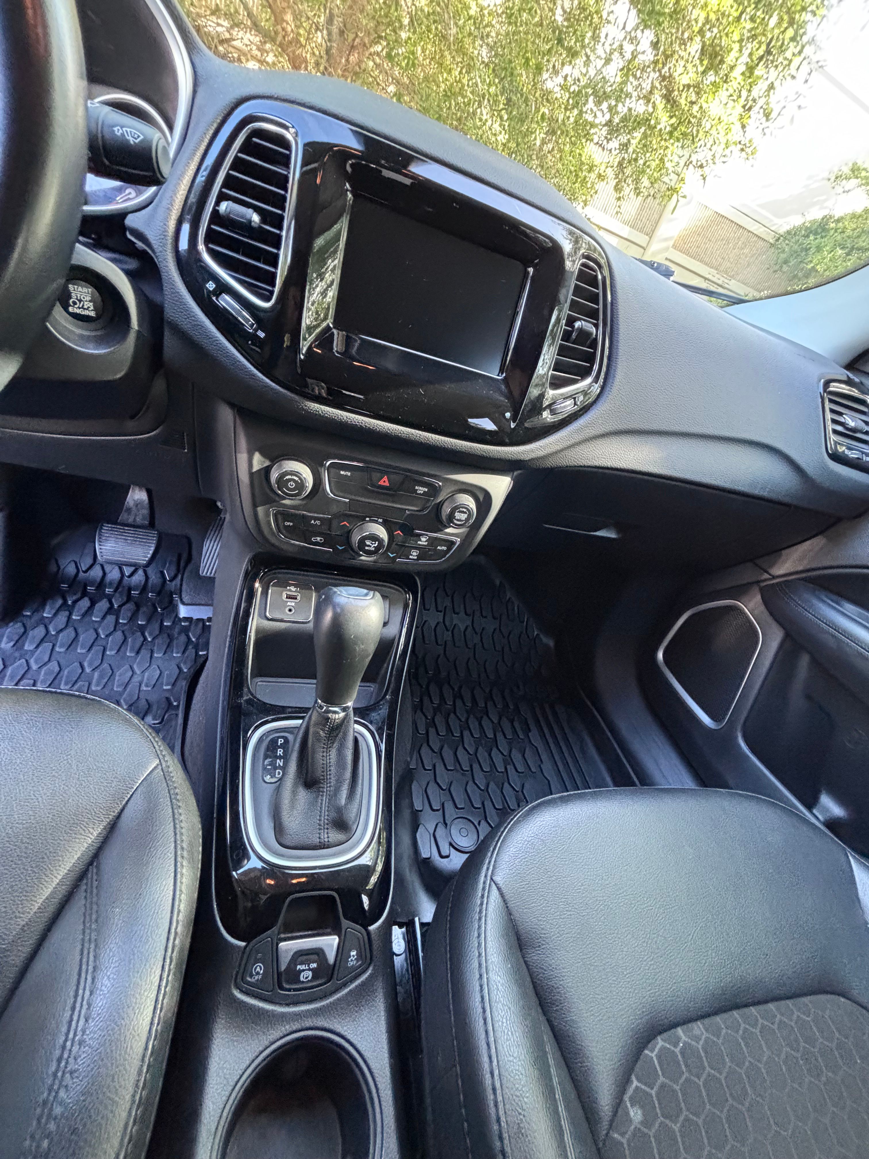 Used 2021 Jeep Compass Latitude FWD image 25