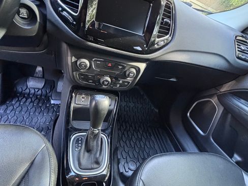 Used 2021 Jeep Compass Latitude image 25