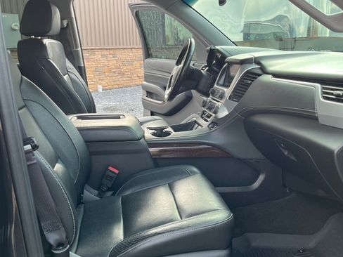 Used 2017 GMC Yukon SLT image 4