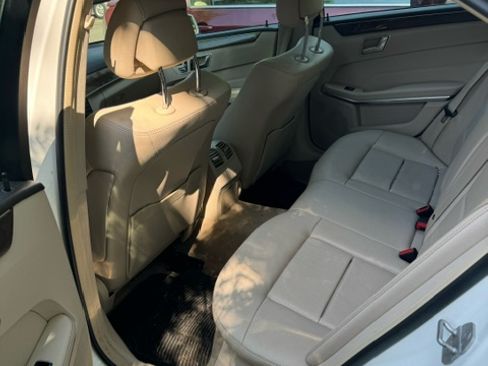 Used 2015 Mercedes-Benz E 350 4MATIC Sedan image 9
