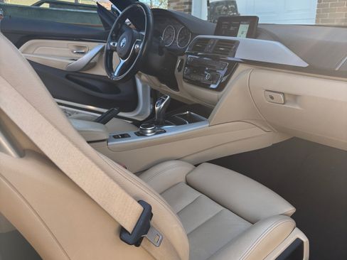 Used 2018 BMW 430i Convertible image 10